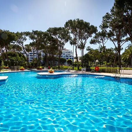 Banus - Banus - Playas Del Duque - Luxury 3br - 3ba - Heart Of Puerto Banus Direct Access - Steps To Marina & El Corte Ing Luxury Shopping - Large Outdoor Terrace - 35,000 M2 Gardens - 3 Pools - 2 Onsite Restaurants- Ideal Famil