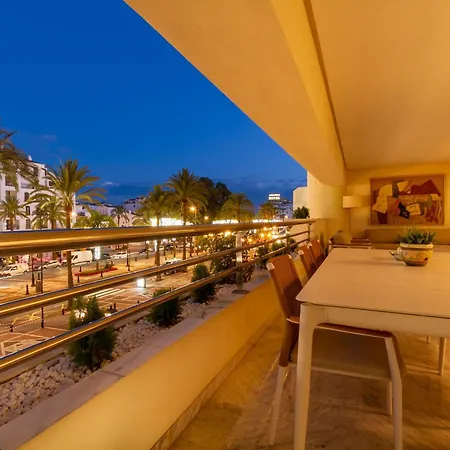 Banus - Banus - Playas Del Duque - Luxury 3br - 3ba - Heart Of Puerto Banus Direct Access - Steps To Marina & El Corte Ing Luxury Shopping - Large Outdoor Terrace - 35,000 M2 Gardens - 3 Pools - 2 Onsite Restaurants- Ideal Famil