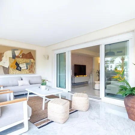Banus - Banus - Playas Del Duque - Luxury 3br - 3ba - Heart Of Puerto Banus Direct Access - Steps To Marina & El Corte Ing Luxury Shopping - Large Outdoor Terrace - 35,000 M2 Gardens - 3 Pools - 2 Onsite Restaurants- Ideal Famil *