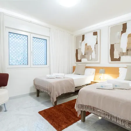 Banus - Banus - Playas Del Duque - Luxury 3br - 3ba - Heart Of Puerto Banus Direct Access - Steps To Marina & El Corte Ing Luxury Shopping - Large Outdoor Terrace - 35,000 M2 Gardens - 3 Pools - 2 Onsite Restaurants- Ideal Famil