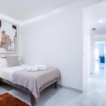 Banus - Banus - Playas Del Duque - Luxury 3br - 3ba - Heart Of Puerto Banus Direct Access - Steps To Marina & El Corte Ing Luxury Shopping - Large Outdoor Terrace - 35,000 M2 Gardens - 3 Pools - 2 Onsite Restaurants- Ideal Famil *