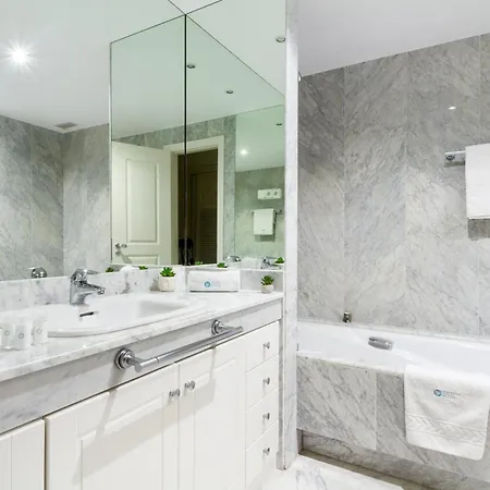 Banus - Banus - Playas Del Duque - Luxury 3br - 3ba - Heart Of Puerto Banus Direct Access - Steps To Marina & El Corte Ing Luxury Shopping - Large Outdoor Terrace - 35,000 M2 Gardens - 3 Pools - 2 Onsite Restaurants- Ideal Famil