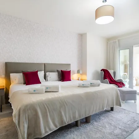 Banus - Banus - Playas Del Duque - Luxury 3br - 3ba - Heart Of Puerto Banus Direct Access - Steps To Marina & El Corte Ing Luxury Shopping - Large Outdoor Terrace - 35,000 M2 Gardens - 3 Pools - 2 Onsite Restaurants- Ideal Famil