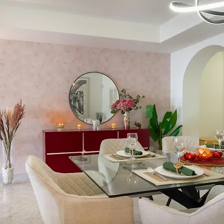Banus - Banus - Playas Del Duque - Luxury 3br - 3ba - Heart Of Puerto Banus Direct Access - Steps To Marina & El Corte Ing Luxury Shopping - Large Outdoor Terrace - 35,000 M2 Gardens - 3 Pools - 2 Onsite Restaurants- Ideal Famil