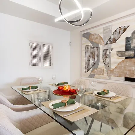 Banus - Banus - Playas Del Duque - Luxury 3br - 3ba - Heart Of Puerto Banus Direct Access - Steps To Marina & El Corte Ing Luxury Shopping - Large Outdoor Terrace - 35,000 M2 Gardens - 3 Pools - 2 Onsite Restaurants- Ideal Famil