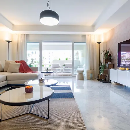 Banus - Banus - Playas Del Duque - Luxury 3br - 3ba - Heart Of Puerto Banus Direct Access - Steps To Marina & El Corte Ing Luxury Shopping - Large Outdoor Terrace - 35,000 M2 Gardens - 3 Pools - 2 Onsite Restaurants- Ideal Famil